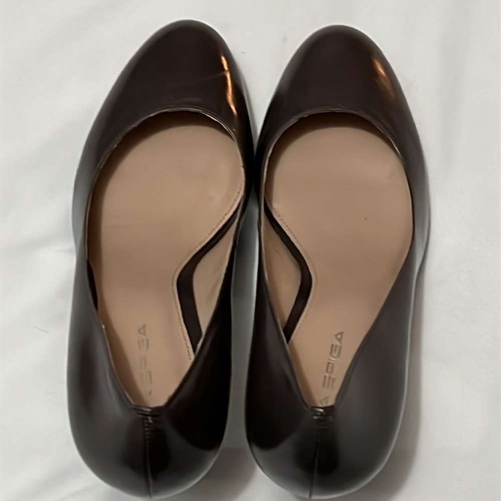 Via Spiga Chocolate Leather Heels - Picture 3 of 9